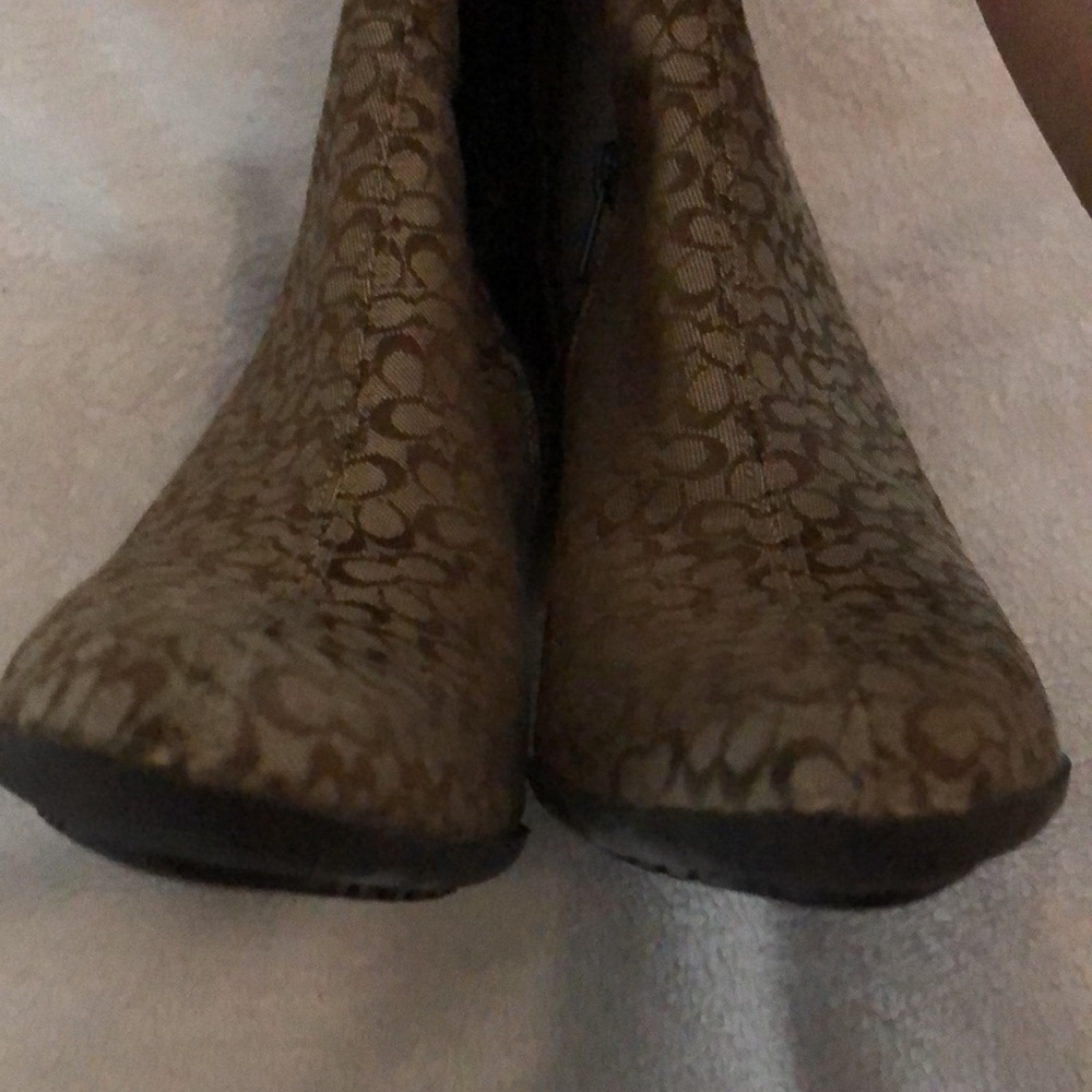 Boots - Picture 2 of 8